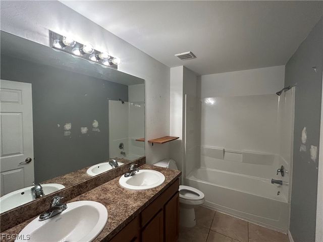 509 SW 27th TER, Cape Coral, FL 33914