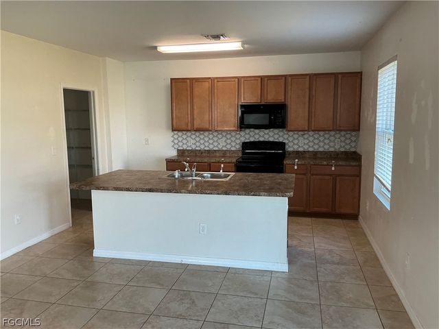 509 SW 27th TER, Cape Coral, FL 33914