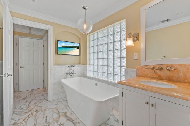 2729 NE 30TH Street, Lighthouse Point, FL 33064