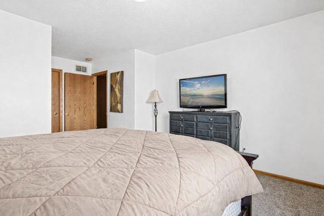 2209 E 117th Street E 109, Burnsville, MN 55337