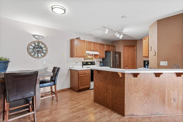 2209 E 117th Street E 109, Burnsville, MN 55337