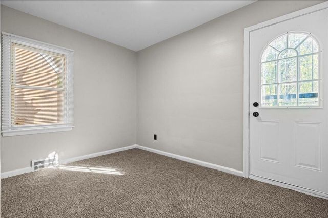10042 Grayton Street, Detroit, MI 48224