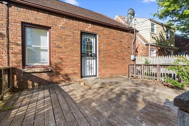 10042 Grayton Street, Detroit, MI 48224