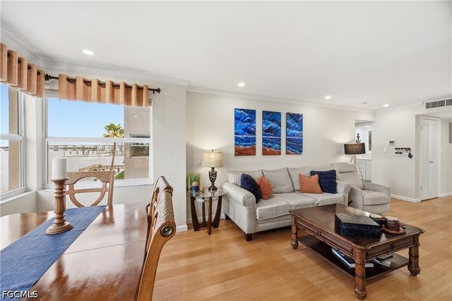 1900 Clifford ST 301, Fort Myers, FL 33901