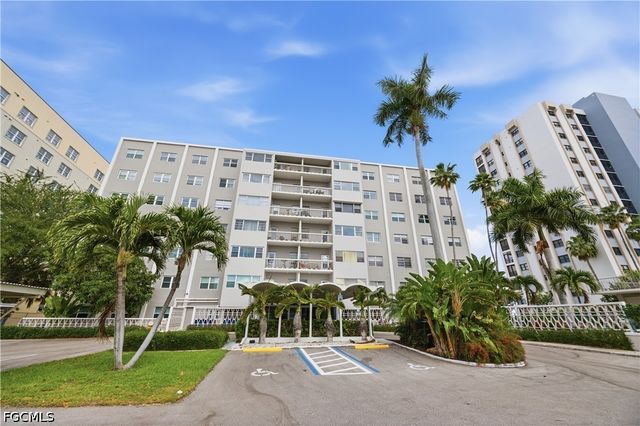 1900 Clifford ST 301, Fort Myers, FL 33901