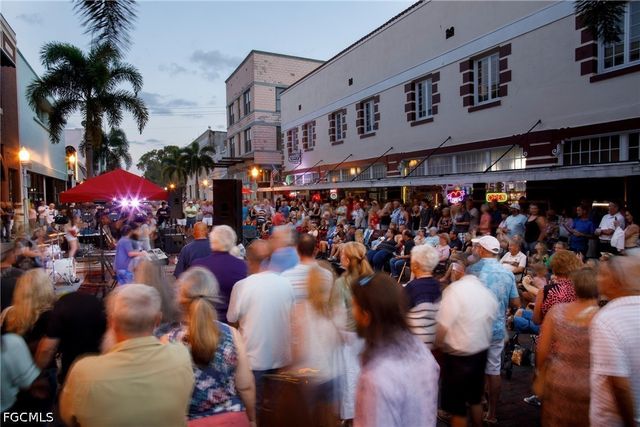 1900 Clifford ST 301, Fort Myers, FL 33901