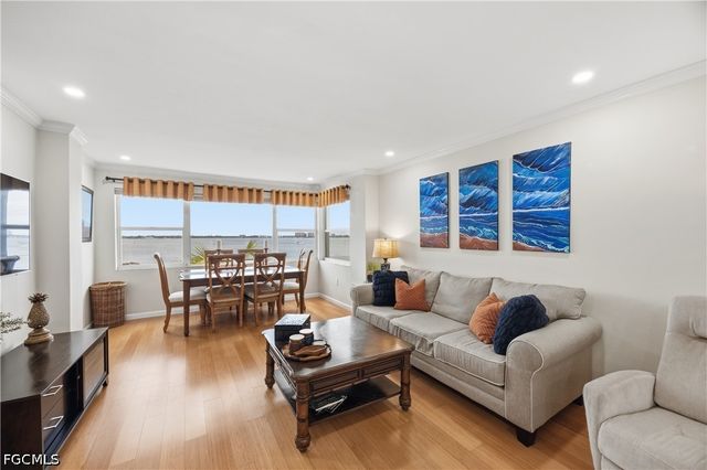 1900 Clifford ST 301, Fort Myers, FL 33901