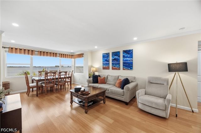 1900 Clifford ST 301, Fort Myers, FL 33901