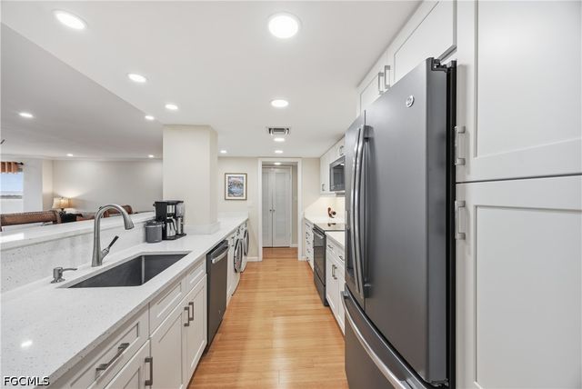 1900 Clifford ST 301, Fort Myers, FL 33901