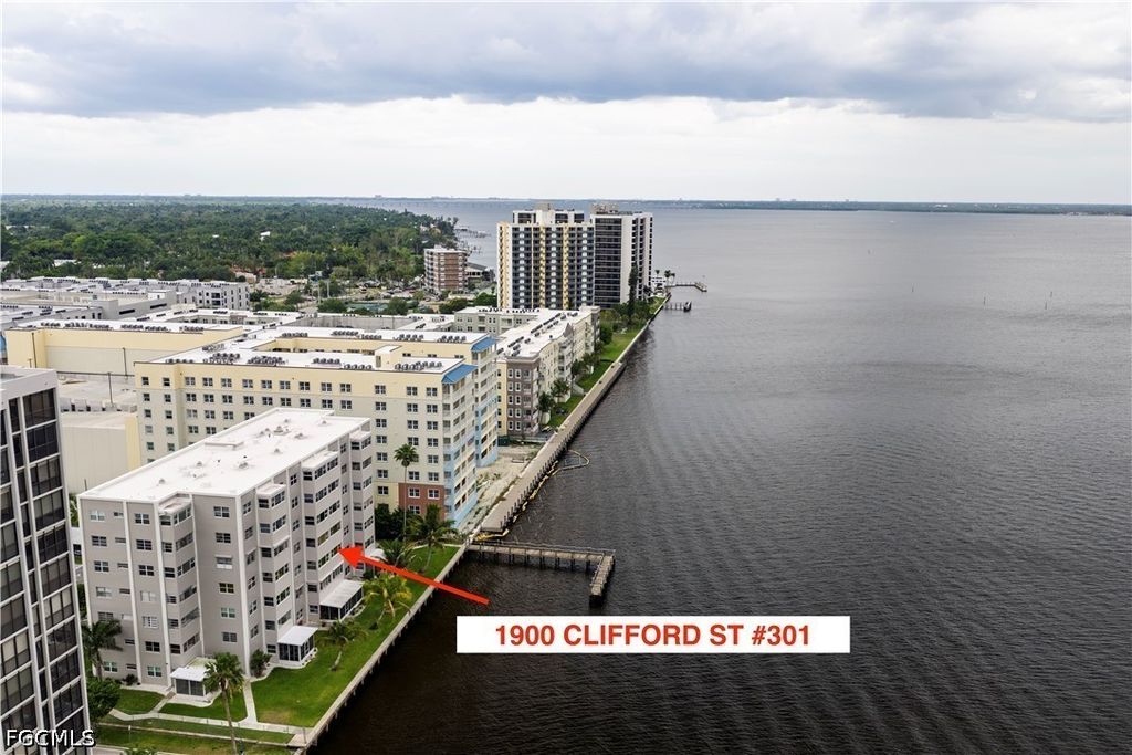 1900 Clifford ST 301, Fort Myers, FL 33901