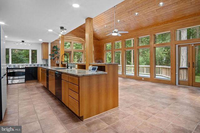 634 SPRINGVALE RD, Great Falls, VA 22066