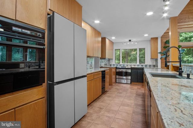 634 SPRINGVALE RD, Great Falls, VA 22066