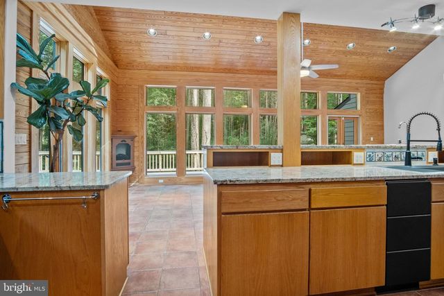 634 SPRINGVALE RD, Great Falls, VA 22066