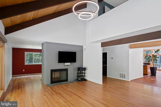 634 SPRINGVALE RD, Great Falls, VA 22066