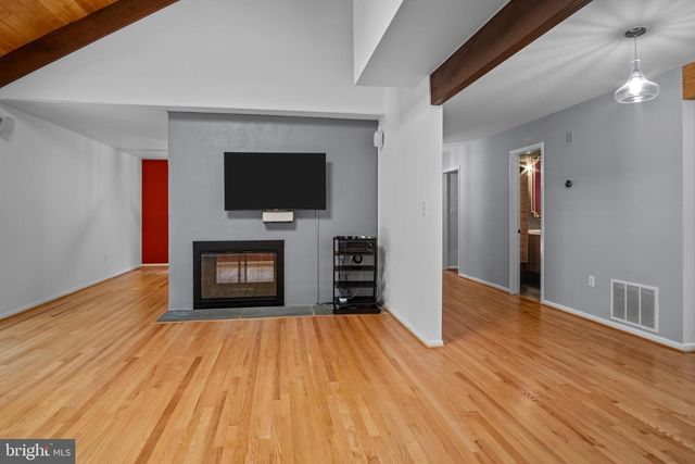 634 SPRINGVALE RD, Great Falls, VA 22066