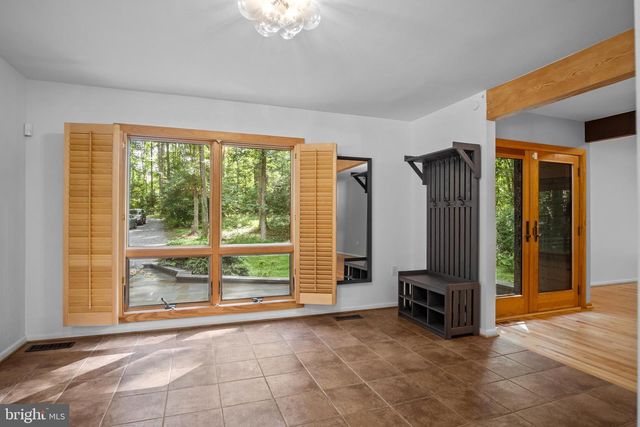 634 SPRINGVALE RD, Great Falls, VA 22066