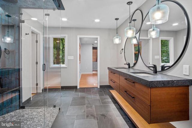 634 SPRINGVALE RD, Great Falls, VA 22066