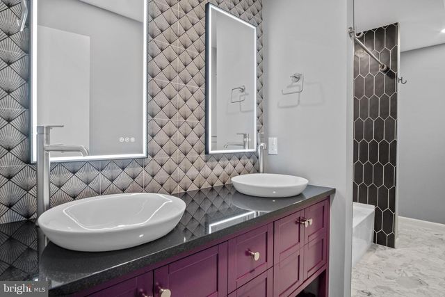 634 SPRINGVALE RD, Great Falls, VA 22066