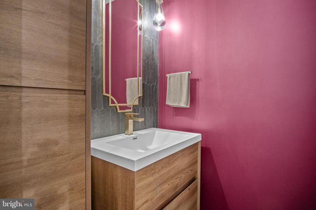 634 SPRINGVALE RD, Great Falls, VA 22066