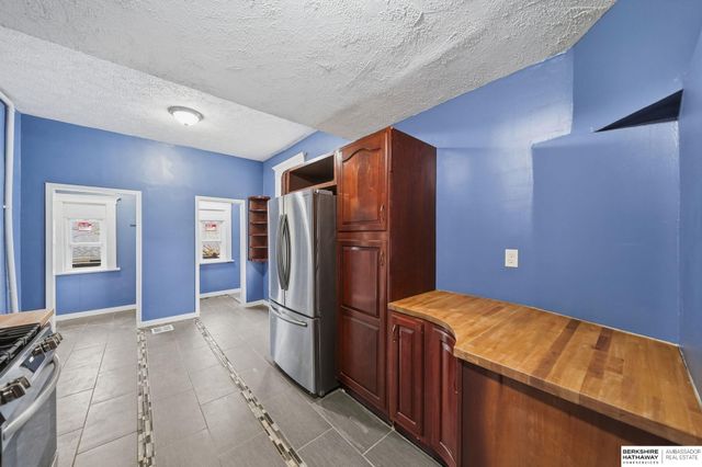 1415 N 33rd Street, Omaha, NE 68131