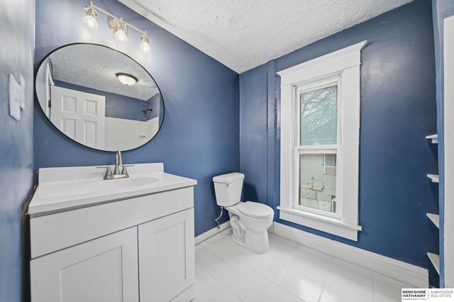 1415 N 33rd Street, Omaha, NE 68131