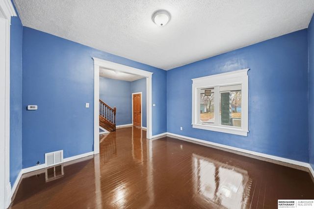 1415 N 33rd Street, Omaha, NE 68131