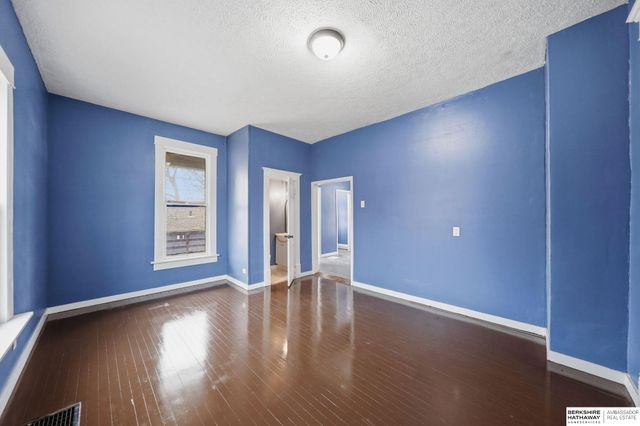 1415 N 33rd Street, Omaha, NE 68131