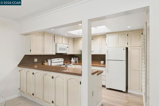 2409 Golden Rain Road 1, Walnut Creek, CA 94595