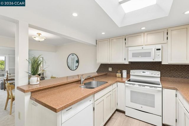 2409 Golden Rain Road 1, Walnut Creek, CA 94595