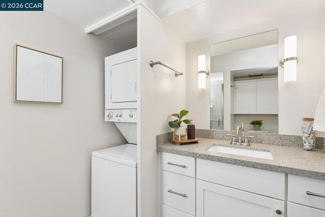 2409 Golden Rain Road 1, Walnut Creek, CA 94595