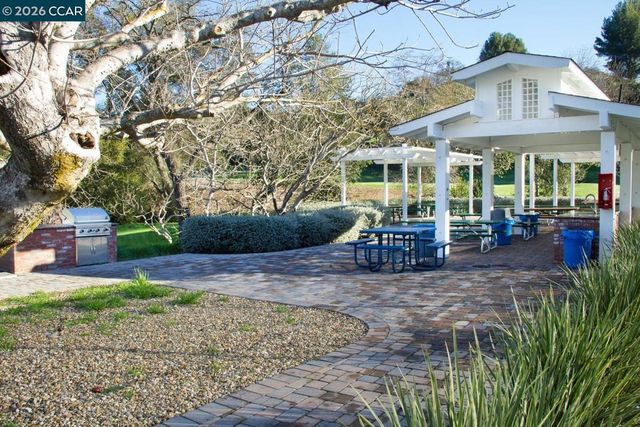 2409 Golden Rain Road 1, Walnut Creek, CA 94595