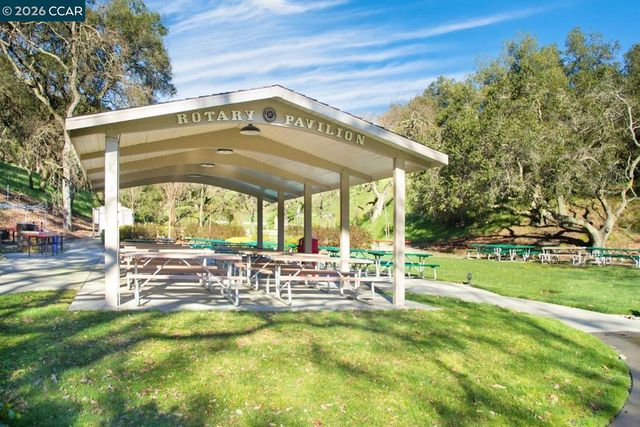 2409 Golden Rain Road 1, Walnut Creek, CA 94595