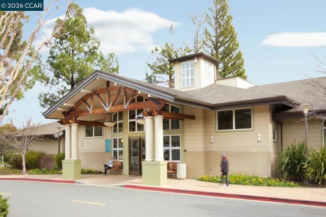 2409 Golden Rain Road 1, Walnut Creek, CA 94595