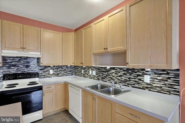 66 TURNING LEAF WAY, Reading, PA 19605