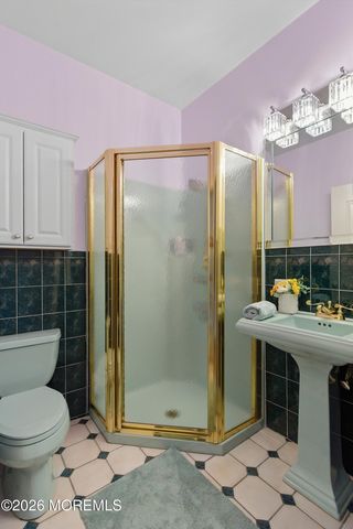 20 Edelweiss Court, Voorhees, NJ 08043