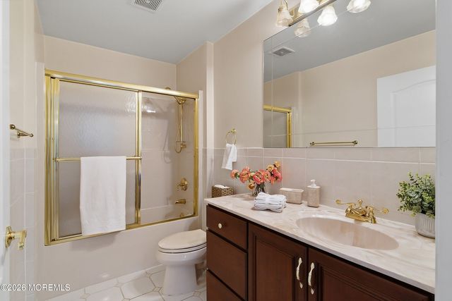 20 Edelweiss Court, Voorhees, NJ 08043