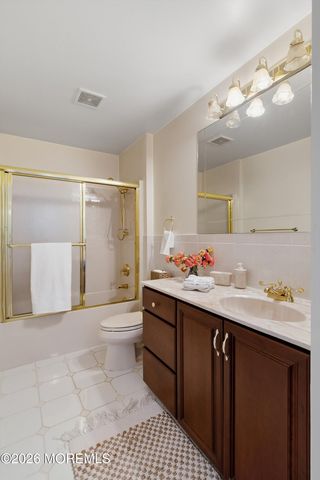 20 Edelweiss Court, Voorhees, NJ 08043