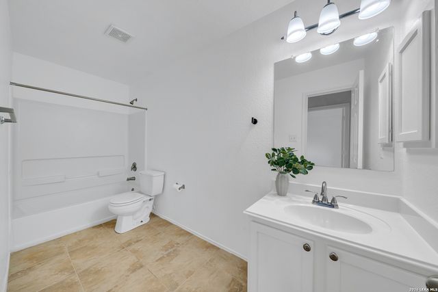 27003 Rustic Cabin, San Antonio, TX 78260