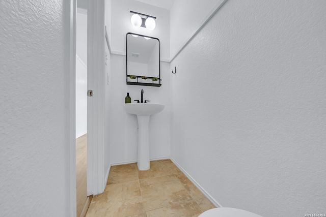 27003 Rustic Cabin, San Antonio, TX 78260