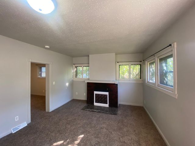 214-216 12th Street S, Fargo, ND 58103