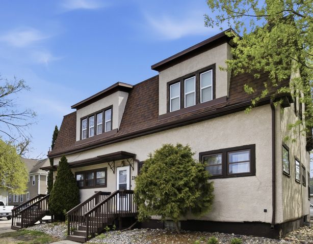 214-216 12th Street S, Fargo, ND 58103