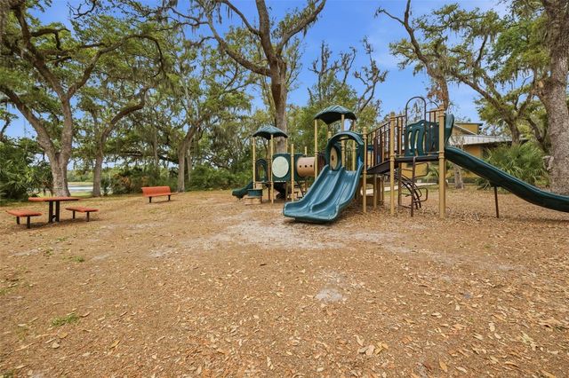 5734 SPOTTED HARRIER WAY, Lithia, FL 33547