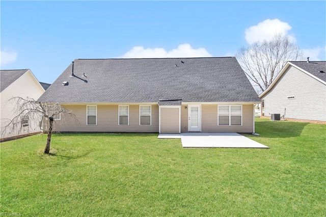 583 Caladium Court, Kernersville, NC 27284