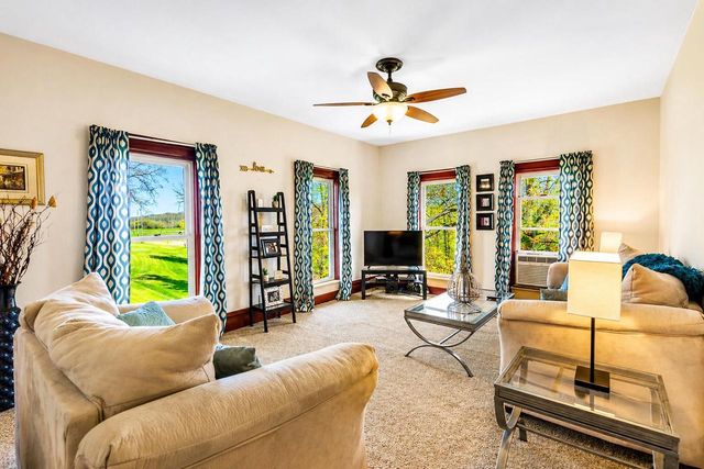 W6152 W COUNTY ROAD B, Byron, WI 54937