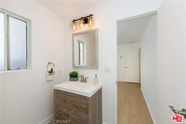 4350 Berryman Avenue 10, Los Angeles, CA 90066