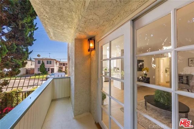 4350 Berryman Avenue 10, Los Angeles, CA 90066