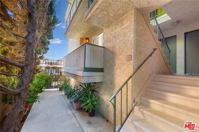 4350 Berryman Avenue 10, Los Angeles, CA 90066