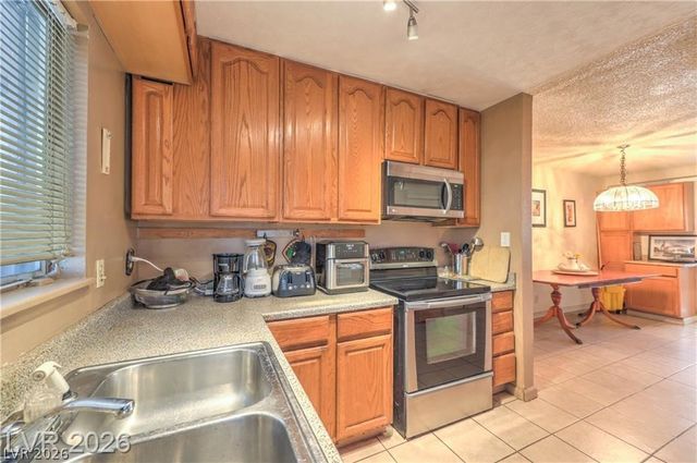 405 Leonard Avenue, Las Vegas, NV 89106