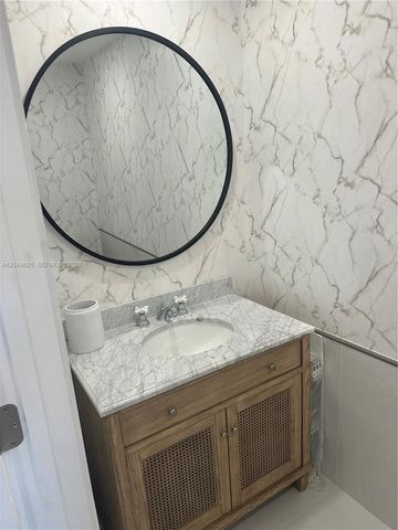 1060 Brickell Ave 2505, Miami, FL 33131