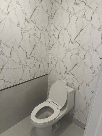 1060 Brickell Ave 2505, Miami, FL 33131